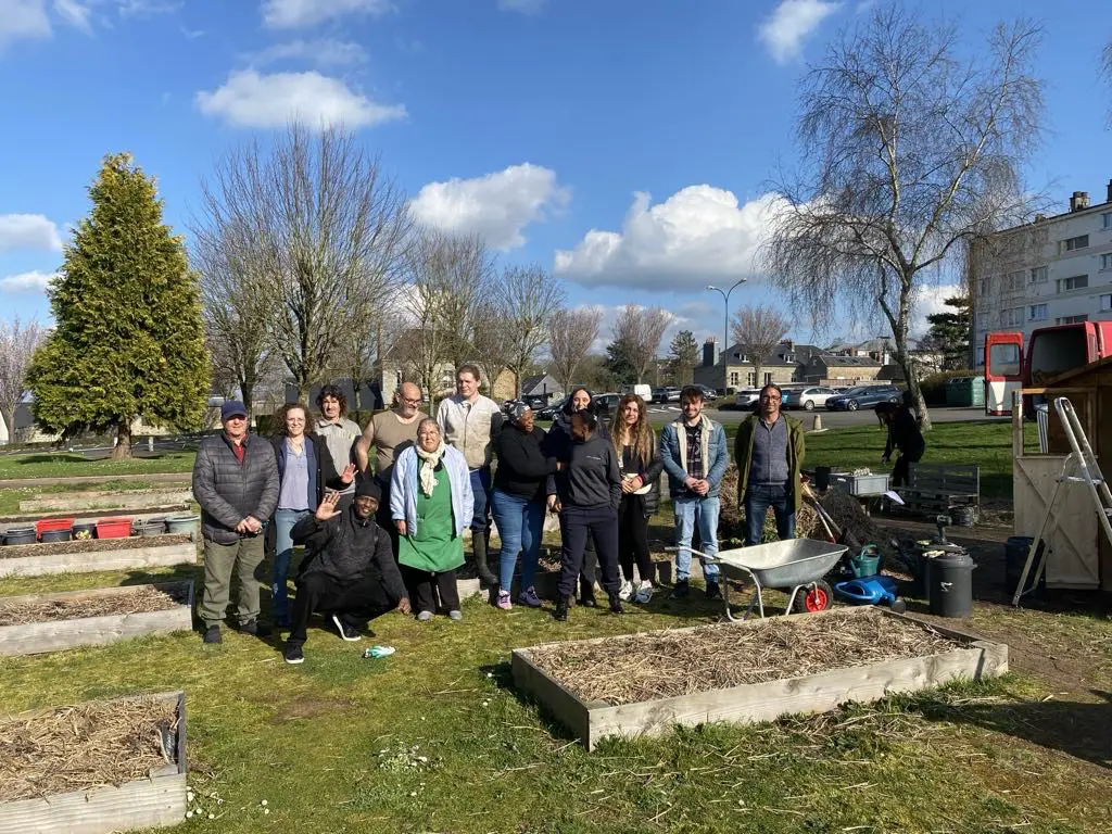 Atelier de jardinage avec les habitants